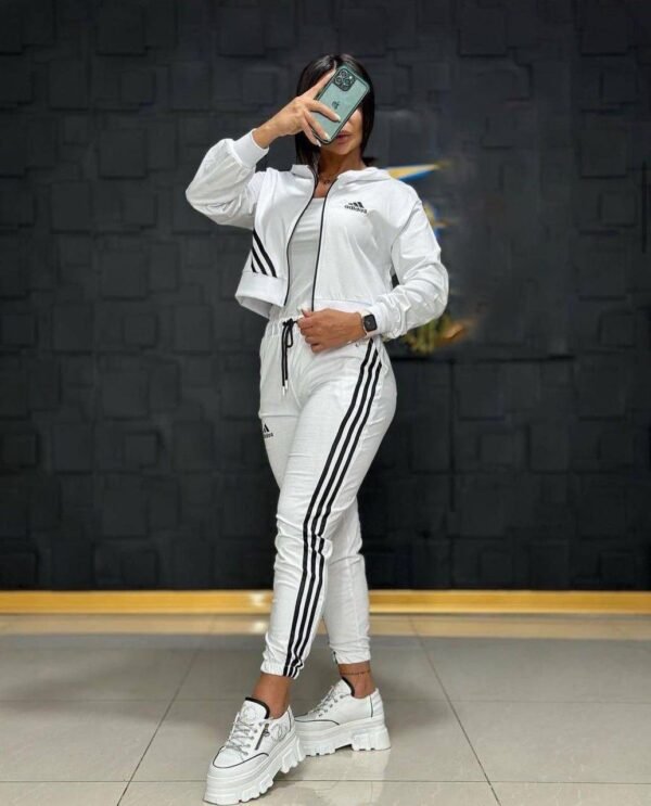 40127725-7c43-43f3-81cd-a75876b461a3