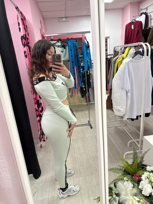 cd948ee7-e349-49f7-b975-d29140bd1c7f-2